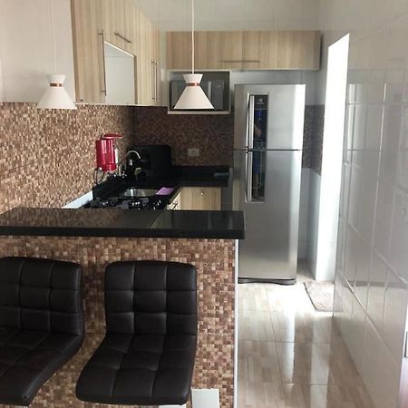 Apartamento Proximo A Praia Da Enseada Γκουαρούχα Εξωτερικό φωτογραφία